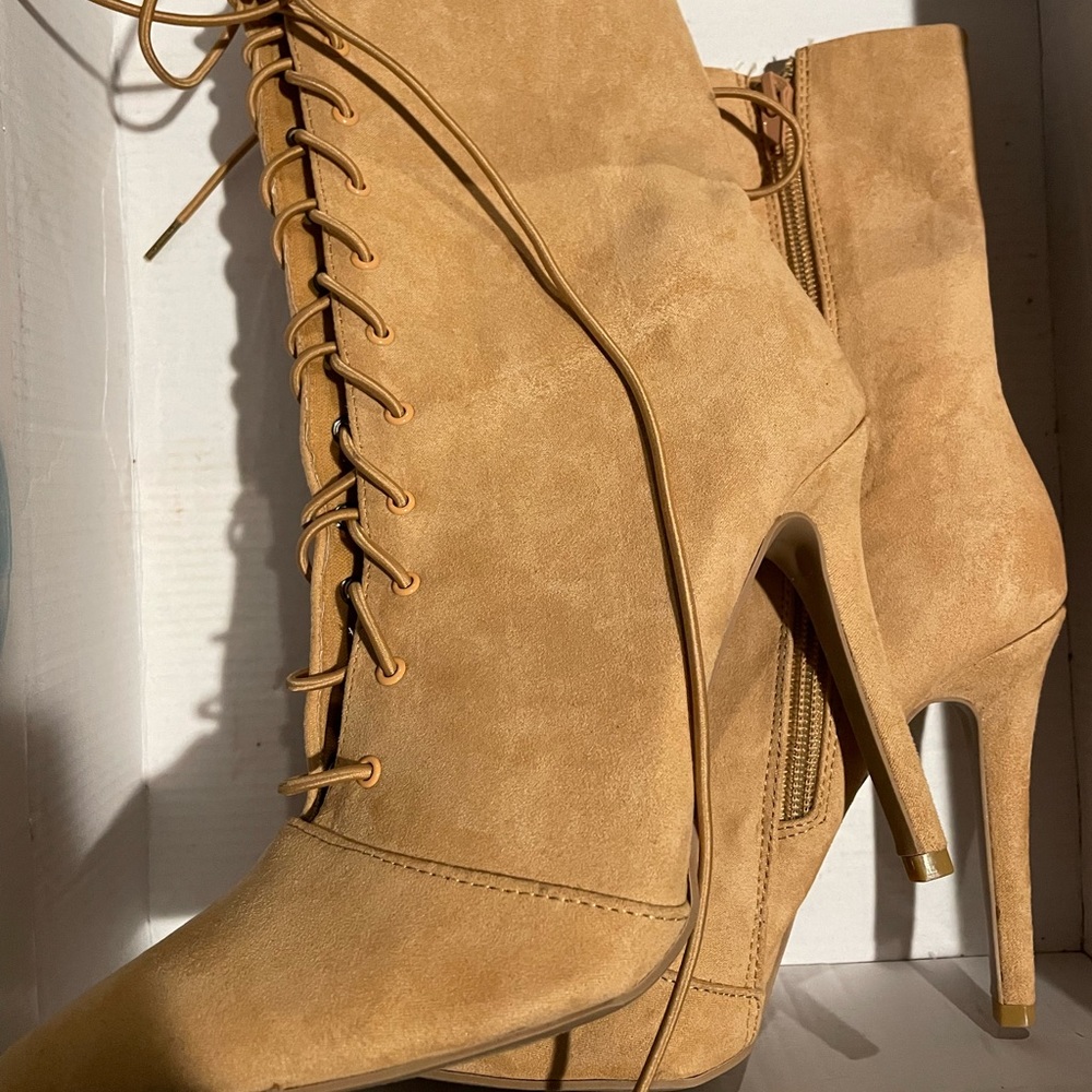 Super cute boots
